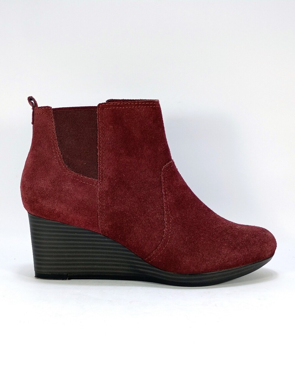 Clarks Womens 7.5 Maroon Suede Side Zip Wedge Heel Ankle Boots